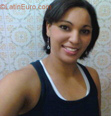 Date this hot Brazil girl Andrea from Sao Paulo BR3425