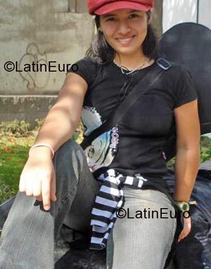 Date this athletic Peru girl Evelyn from Lima PE309