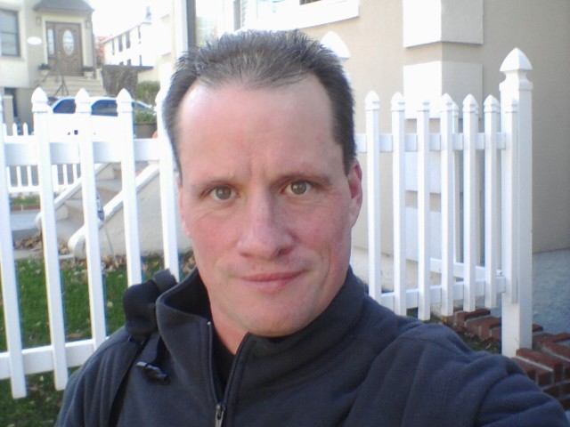 Date this attractive United States man Junio444 from New York US7042