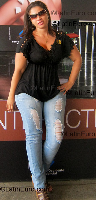 Date this stunning Colombia girl Liliana from Cali CO4795
