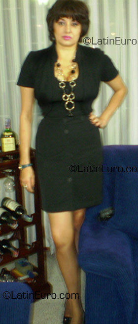 Date this nice looking Colombia girl Luz Stella from Bogota CO4797