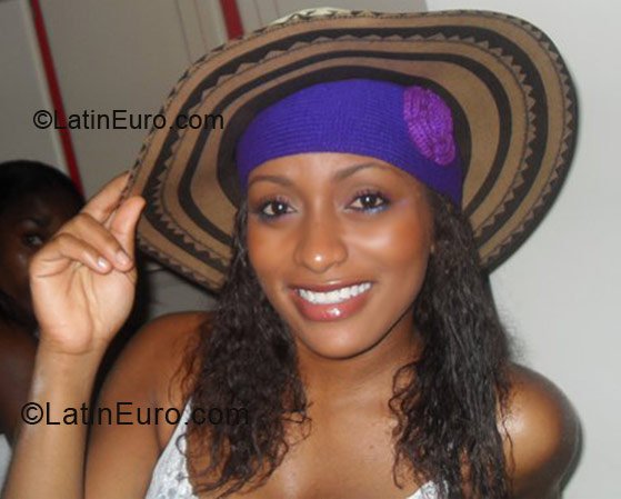 Date this happy Colombia girl Anne from Pereira CO5947