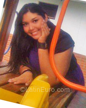 Date this attractive Venezuela girl Nurys from Caracas VE26