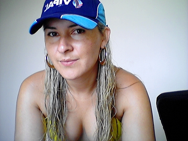 Date this passionate Brazil girl El from Brasilia BR3480