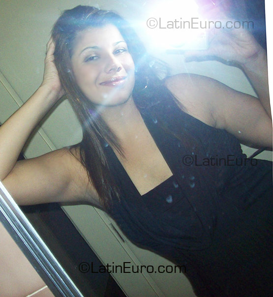 Date this athletic Brazil girl Karla from Campinas BR3512