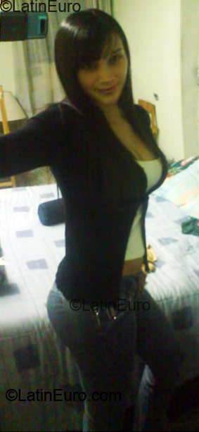 Date this funny Colombia girl Laura Paola from Bogota CO4927