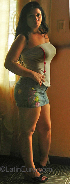 Date this hot Colombia girl Natalia from Cali CO4946