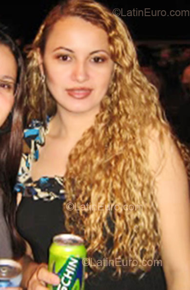 Date this fun Brazil girl Hanna Karina from Natal BR3570