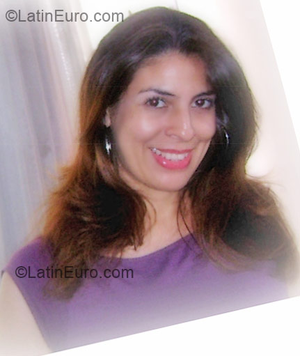 Date this hot Colombia girl Carmen from Cali CO4964