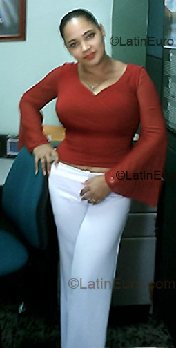 Date this cute Colombia girl Erika from Cali CO4980