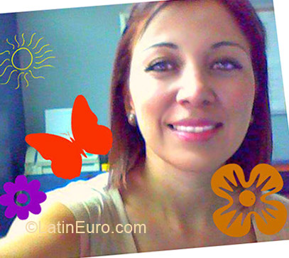 Date this good-looking Colombia girl Carolina from Pereira CO4996
