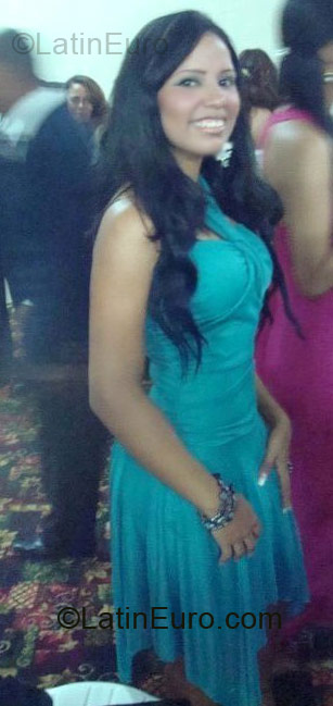 Date this stunning Dominican Republic girl Suleika altagra from Santo Domingo DO5114