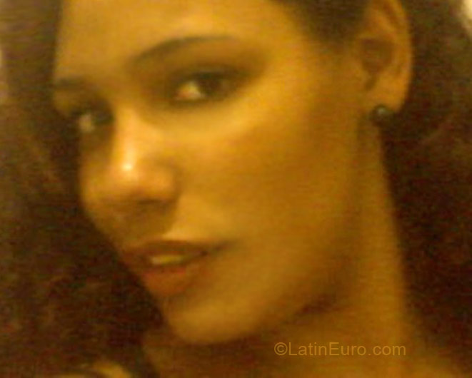 Date this stunning Colombia girl Luna from Bogota CO5057