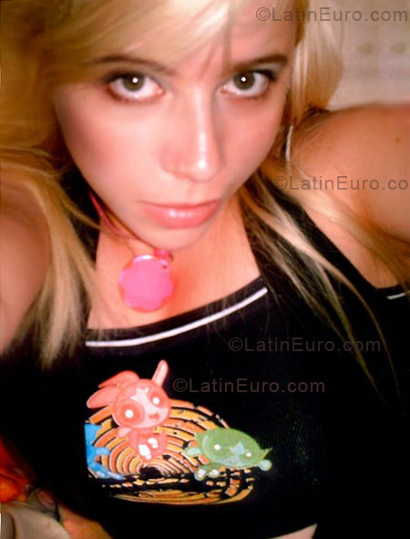 Date this beautiful Brazil girl Emmanuelle from Juiz De Fora BR4476