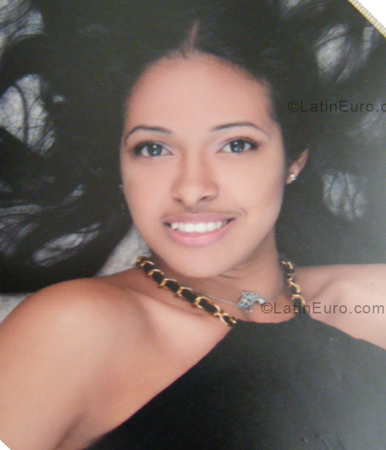 Date this lovely Dominican Republic girl Stephanie from Santo Domingo DO5185