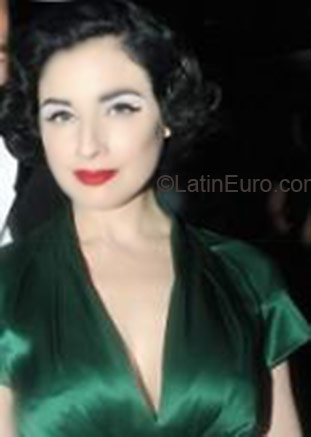 Date this beautiful Brazil girl Victoria from Jau BR3669