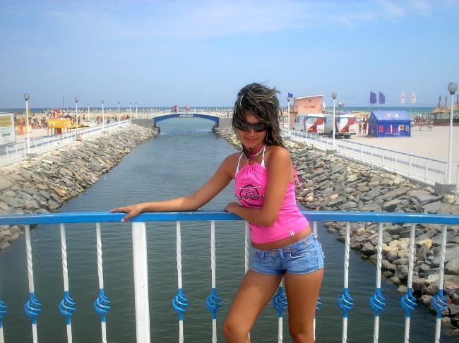 Date this good-looking Colombia girl Lina from Villavicencio CO5183