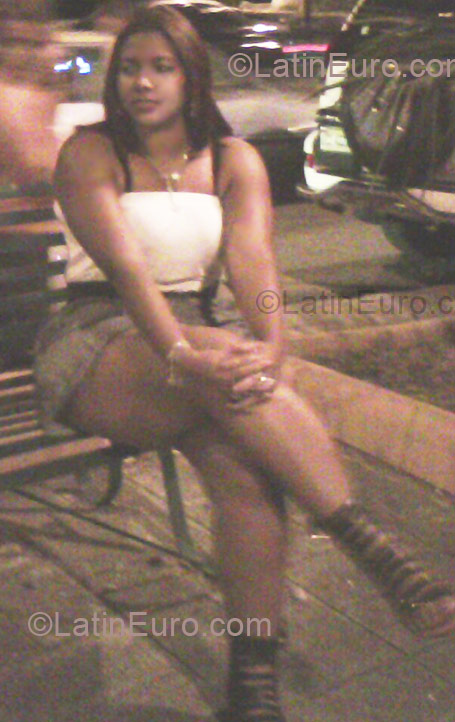 Date this georgeous Dominican Republic girl Belgica from Santo Domingo DO5234