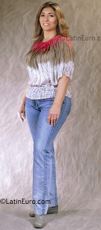 Date this cute Colombia girl Patricia from Bogota CO5215