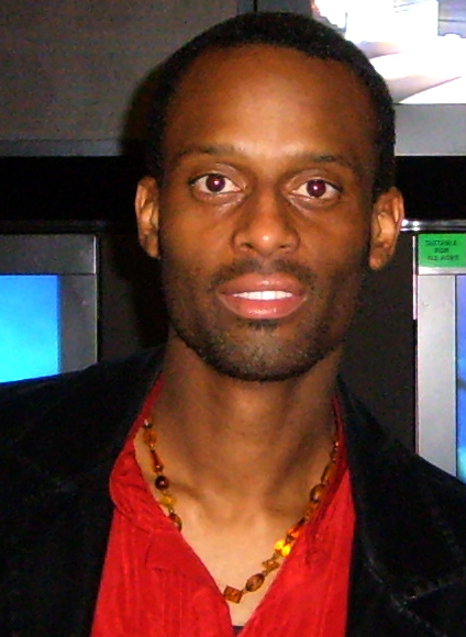 Date this tall United States man R from Los Angeles US7710