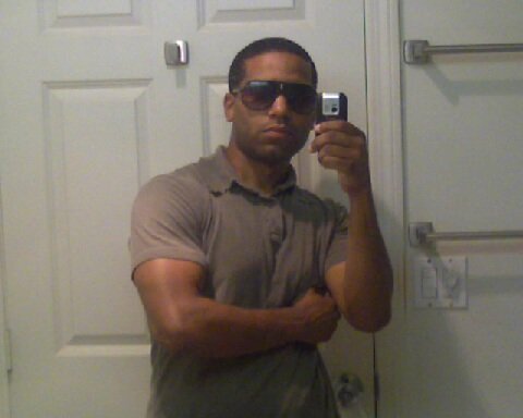Date this nice looking United States man Tavo from Stamford US7722
