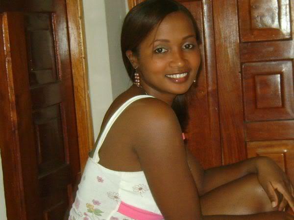 Date this charming Dominican Republic girl Claudia from Santo Domingo US7728
