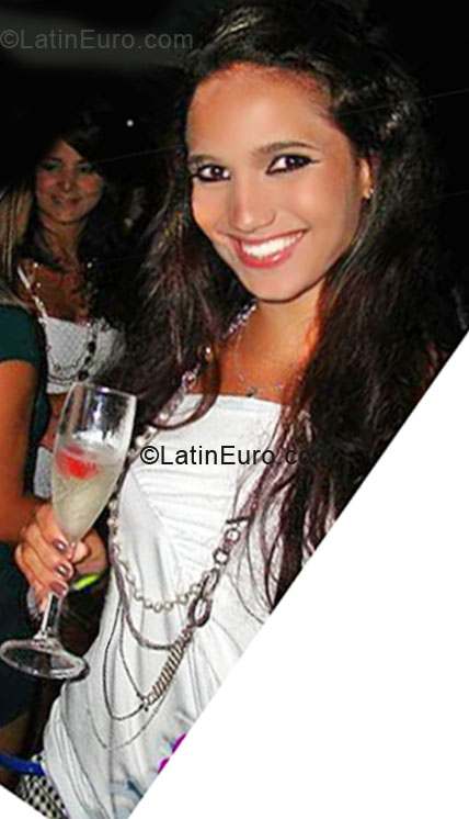 Date this charming Brazil girl DyWest from Vitoria BR3748