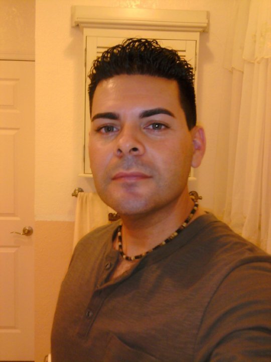 Date this athletic United States man Sandro from Miami US7752