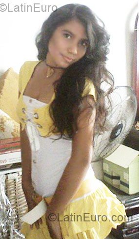 Date this foxy Colombia girl Alejandra from Barranquilla CO7145