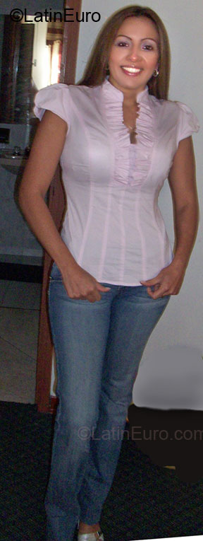 Date this nice looking Colombia girl Sandra Patricia from Bogota CO5307