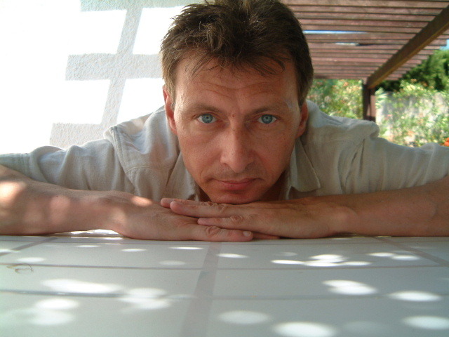 Date this sensual Belgium man Pierre65 from Brussels BE54