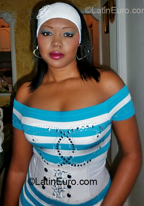 Date this sensual Colombia girl Mider from Cali CO5334