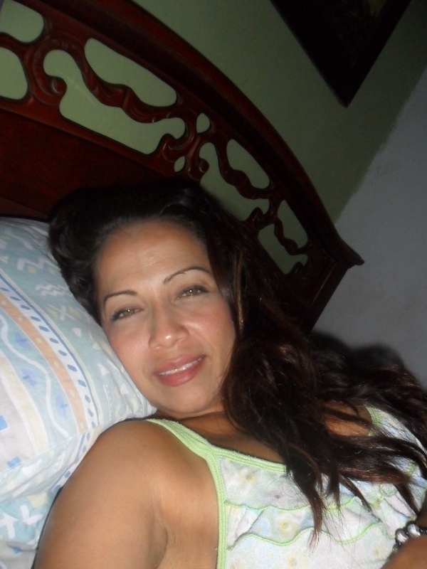 Date this nice looking Colombia girl Claudia patrici from Barranquilla CO5355