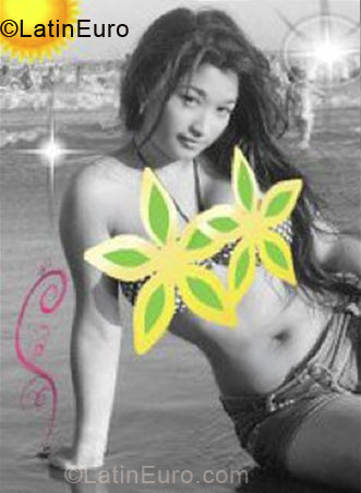 Date this nice looking Colombia girl Monica from Cartagena CO5370