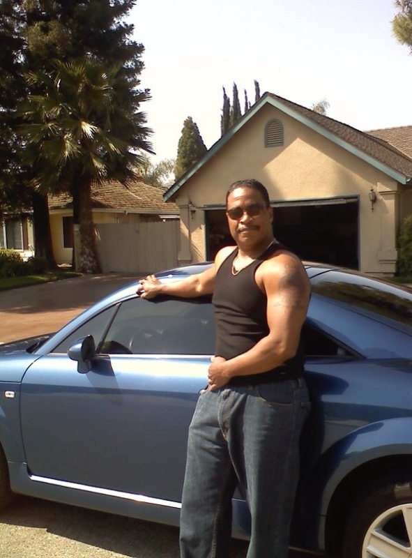 Date this delightful United States man Garry from Visalia US7894