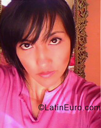 Date this beautiful Colombia girl Licor from Bogota CO5416