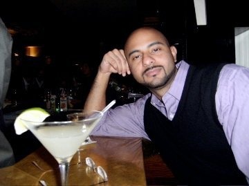 Date this happy United States man Eric_velez from nueva york DO5418