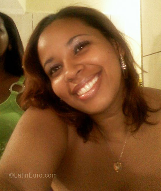 Date this pretty Brazil girl Cristiane from Rio De Janeiro BR3885