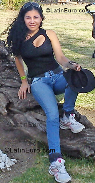 Date this hot Colombia girl Mary from Ibague CO5456
