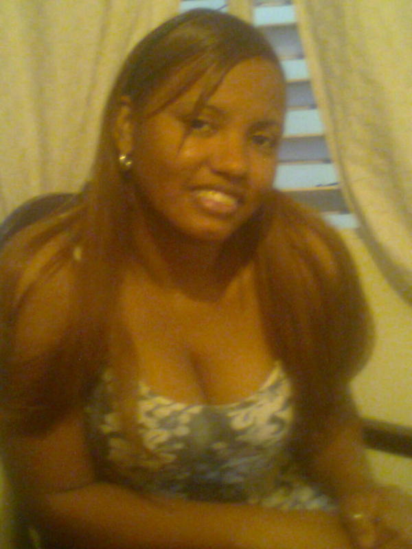Date this nice looking Dominican Republic girl Glendy from Santo Domingo DO5483