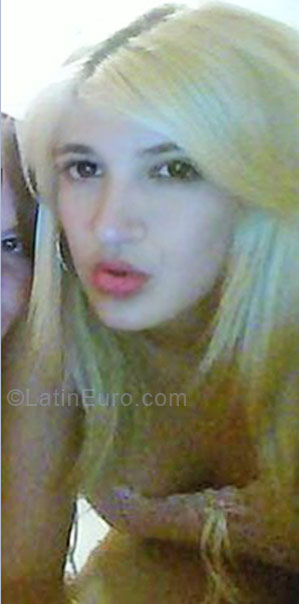 Date this fun Brazil girl Jakeline Paula from Tres Coracoes BR3967