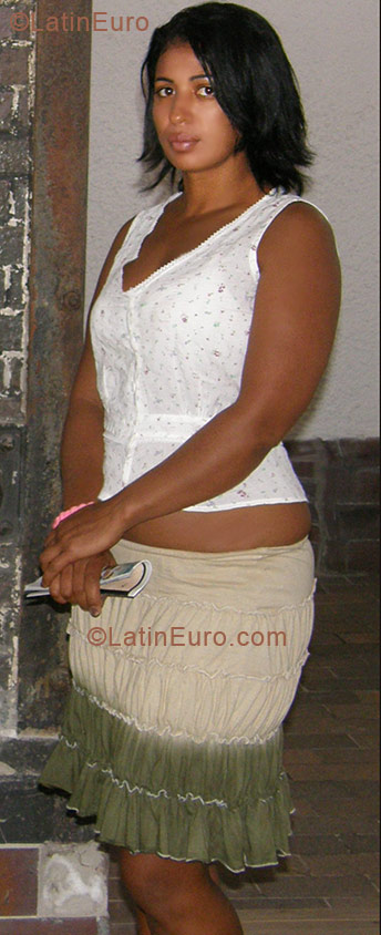 Date this athletic Brazil girl Kristina from Nilopolis BR3974