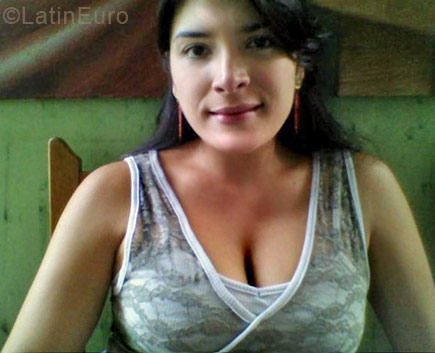 Date this athletic Colombia girl Katerine from Cali CO5535