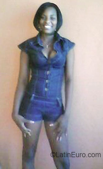 Date this sensual Dominican Republic girl Patricia batist from Santo Domingo DO5575