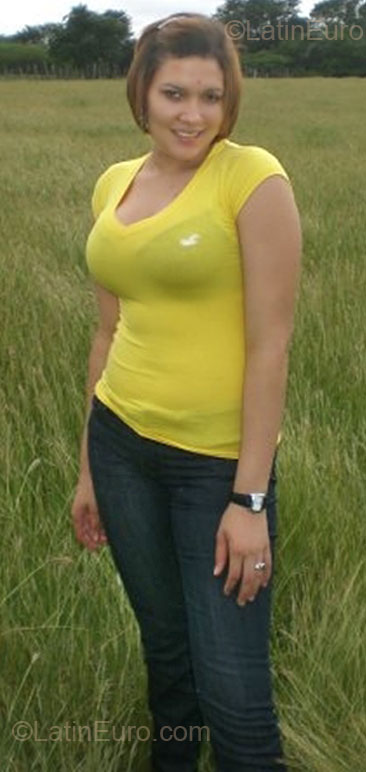 Date this happy Dominican Republic girl Darlenys tavare from Santiago DO5621