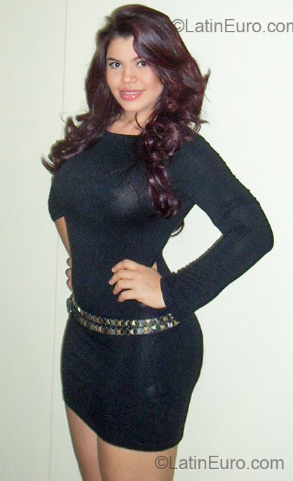 Date this hard body Colombia girl Dallana from Barranquilla CO7115