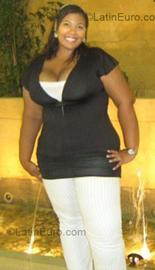 Date this cute Colombia girl Aillen from Cartagena CO5626