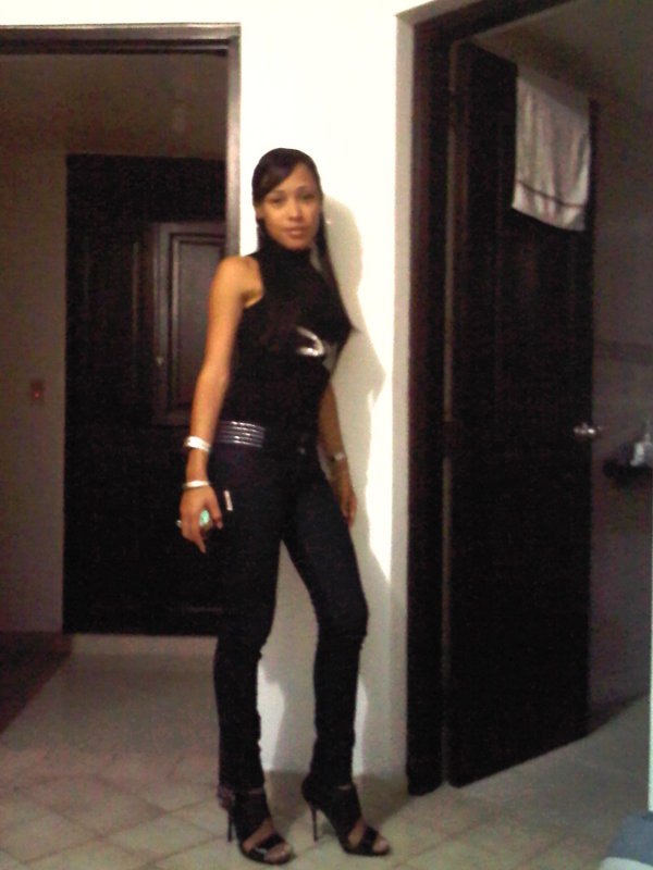 Date this nice looking Dominican Republic girl Lina from Santo Domingo DO5704
