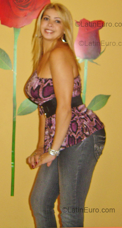 Date this delightful Brazil girl Adriana from Rio De Janeiro BR4175