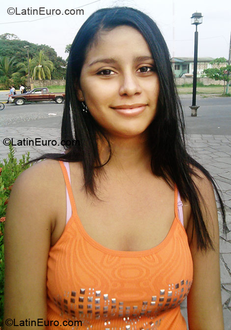 Date this lovely Honduras girl Mileni from Puerto Cortes HN264